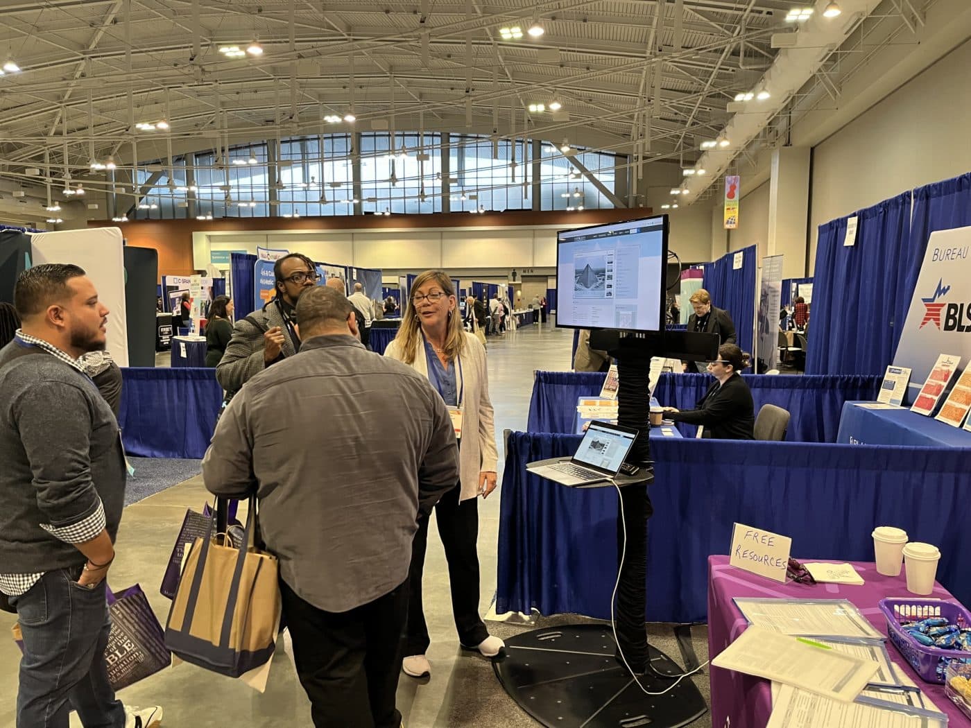 REACH Kelly At Booth Teachers discover IEEE REACH at the 103rd National Council for for the Social Studies’ Annual Conference