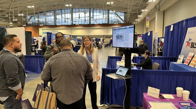Teachers discover IEEE REACH at the 103rd National Council for for the Social Studies’ Annual Conference
