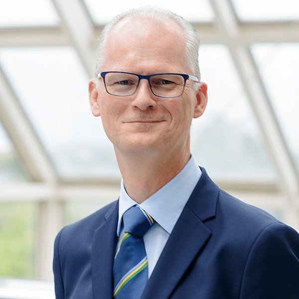 Peter Kennedy Headshot